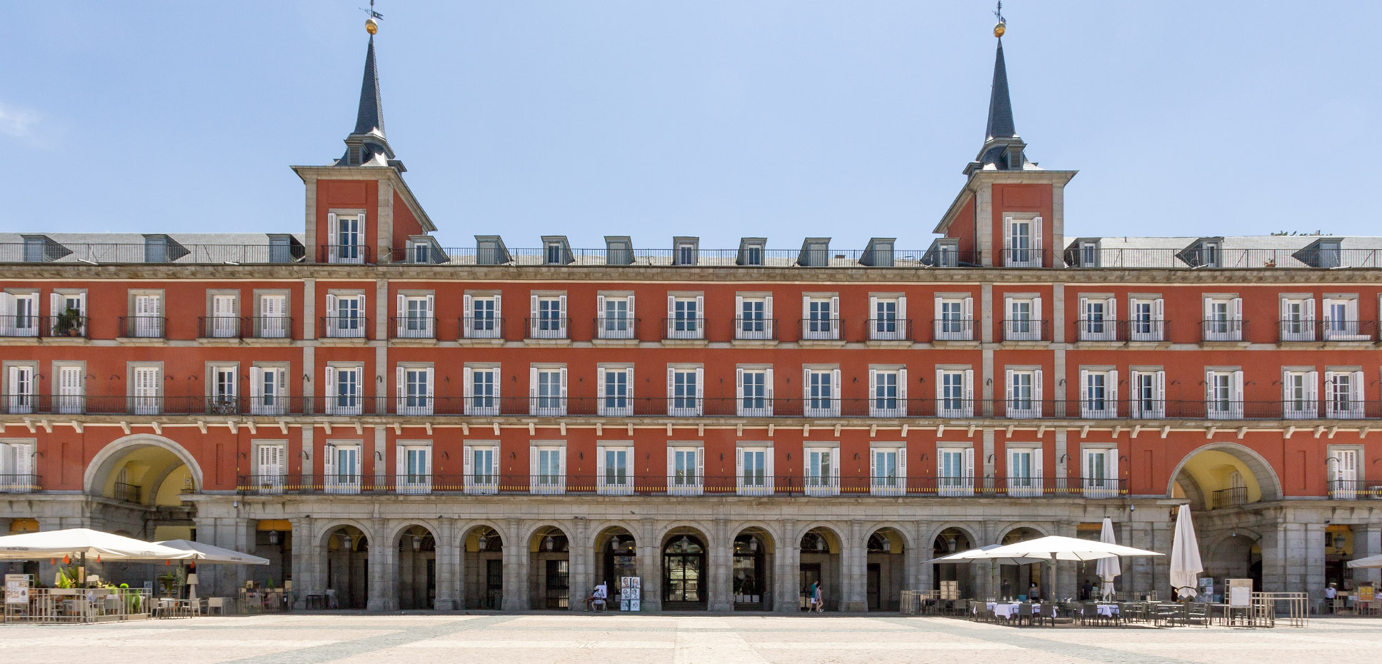 https://sanindusadev.viriatoeviriato.com/wp-content/uploads/2021/10/sanindusa-hotel-pestana-plaza-mayor-madrid-1.jpg