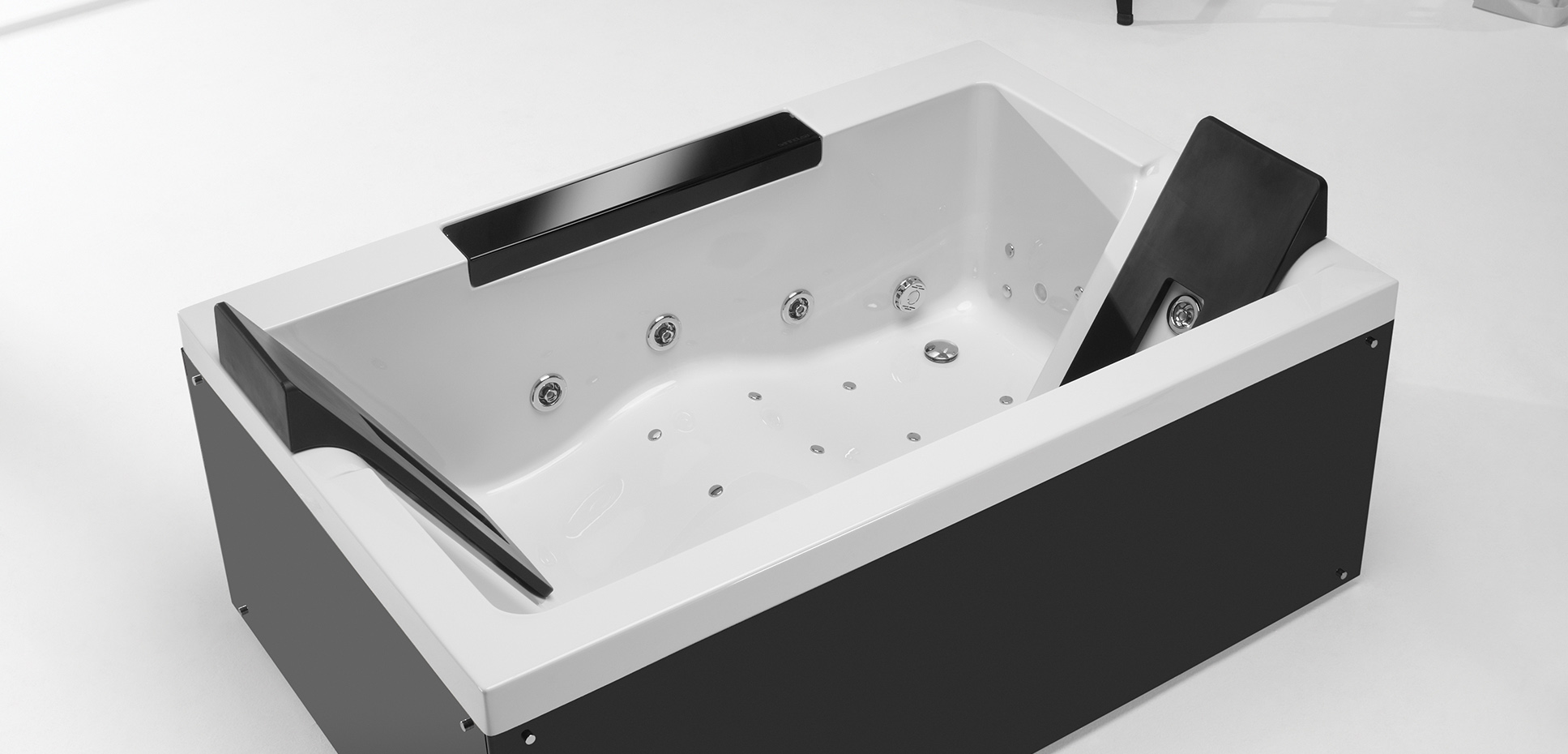 sanindusa-twospace-bathtubs-1